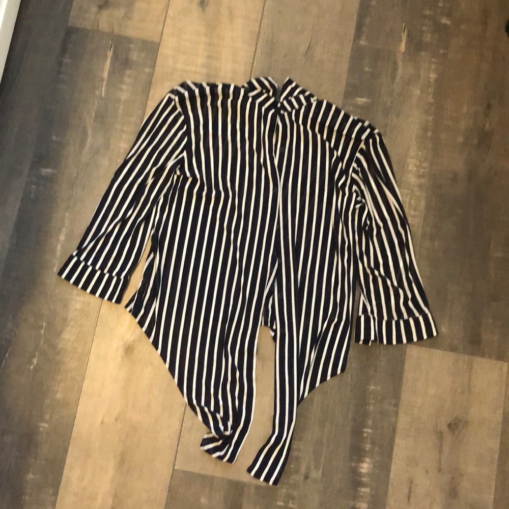 Button Up Blouse with Tie at Bottom!